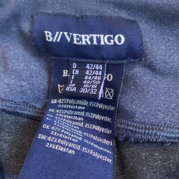 B vertigo english riding breeches size 30/32 , dark blue/ navy good condition - Picture 3 of 3